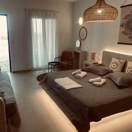 Scale to fit - Eleni Sdougka - Rooms to let in Tinos island